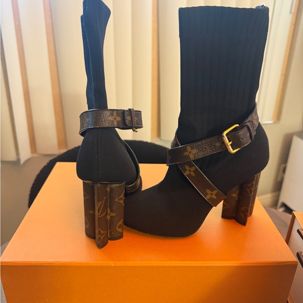 Louis Vuitton Women’s Boots - Picture 2 of 6